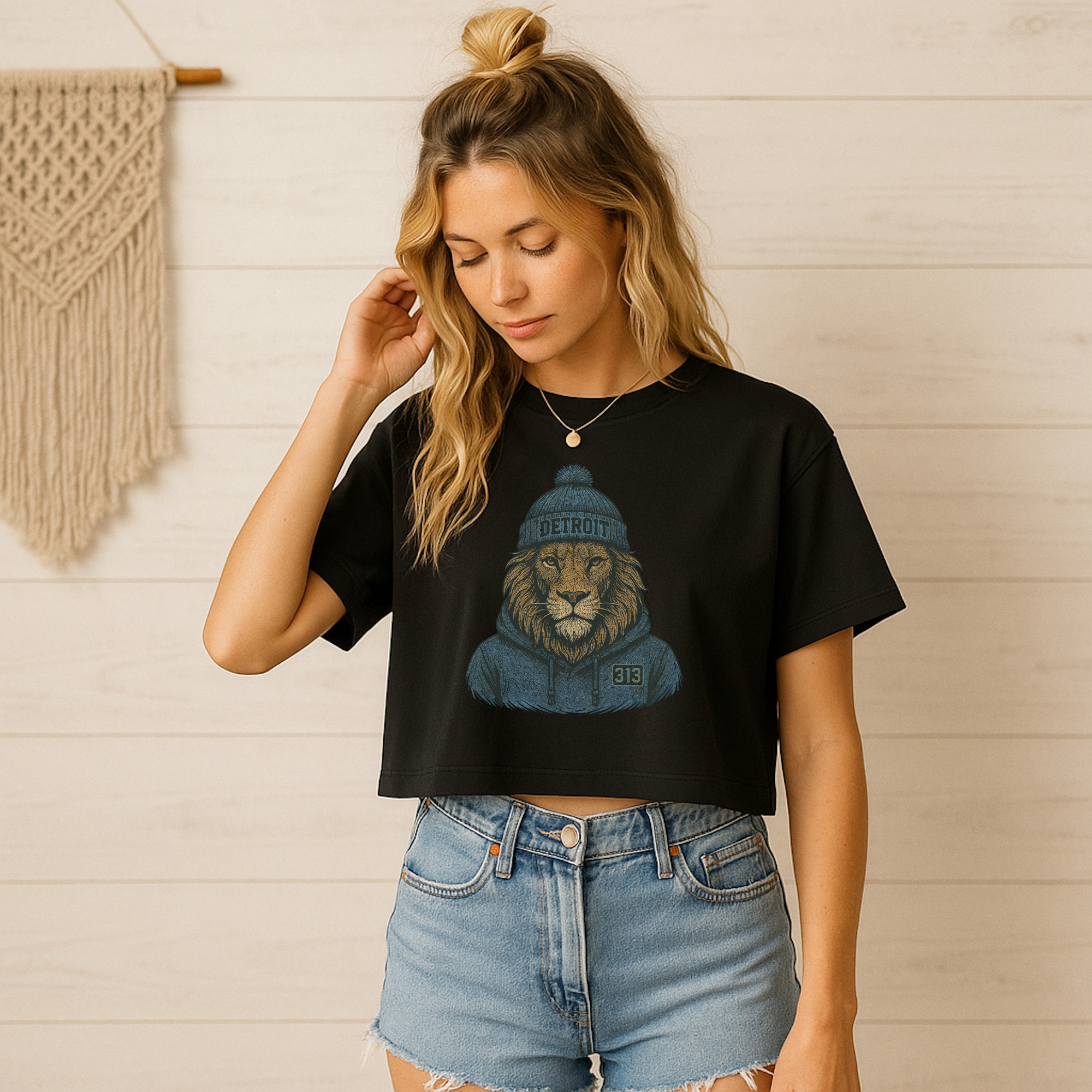 Detroit Lions Spirit Animal: Women's Crop Tee