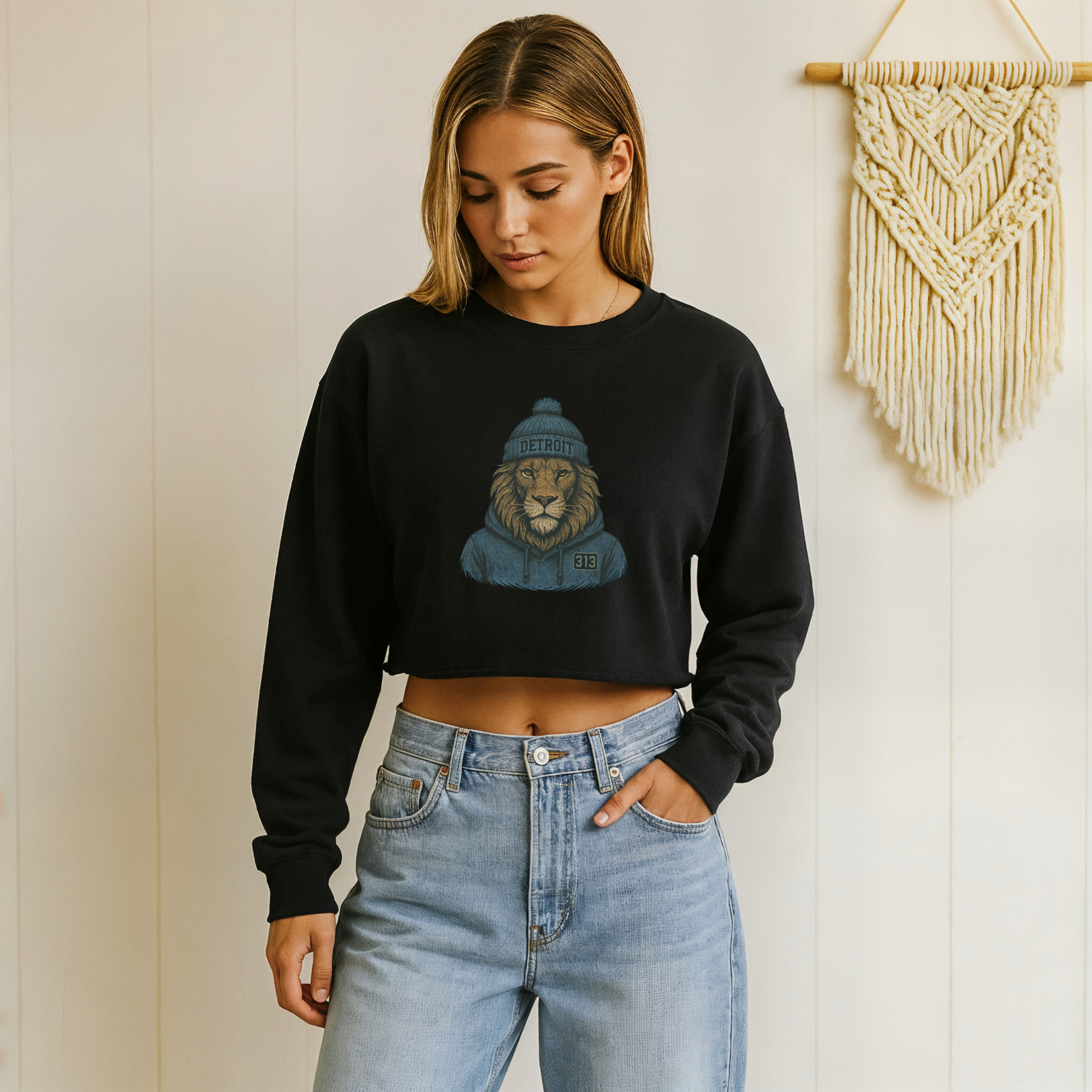 Detroit Lions Spirit Animal: Women's Cropped Sweatshirt