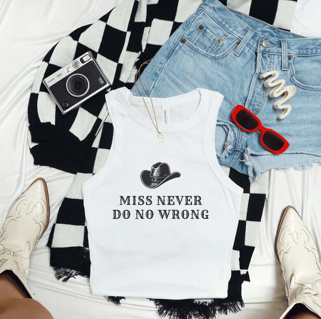 Miss Never Do No Wrong: Women's Tank Top